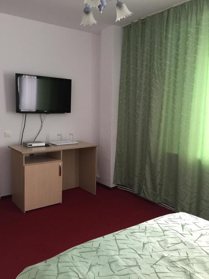 Hotel Rares Botoşani Екстериор снимка