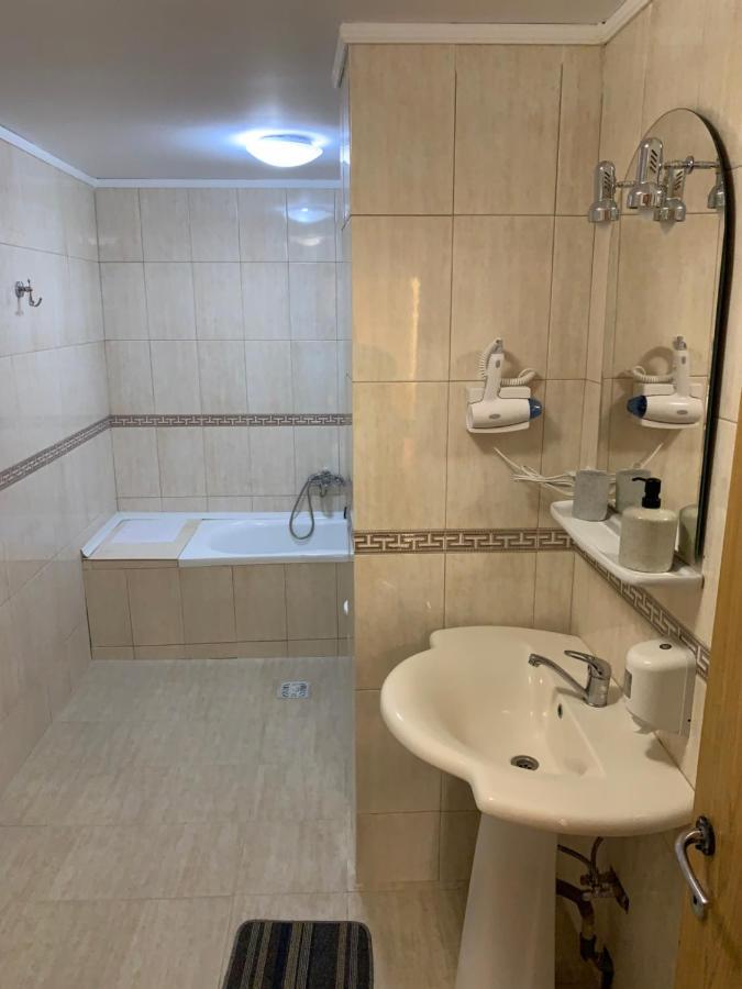 Hotel Rares Botoşani Екстериор снимка
