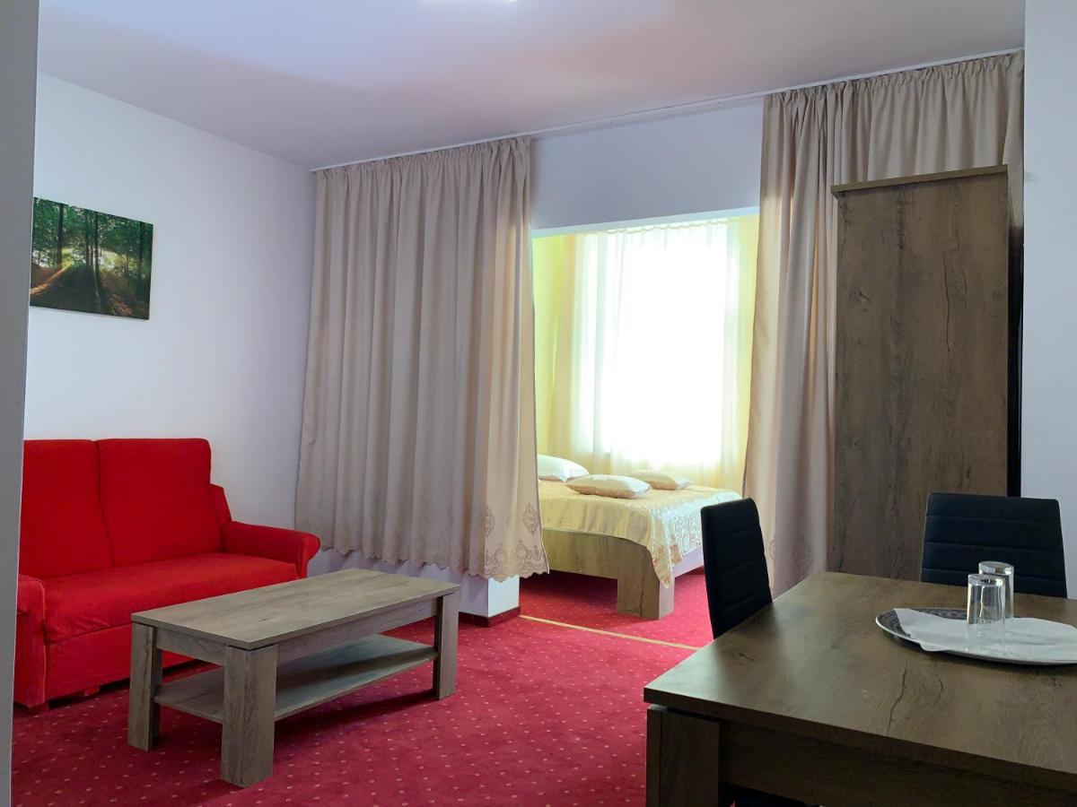 Hotel Rares Botoşani Екстериор снимка